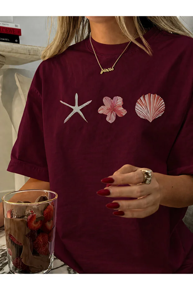 İSTİRİDYE KABUKLAR BASKILI KADIN OVERSIZE TİŞÖRT / T-SHIRT